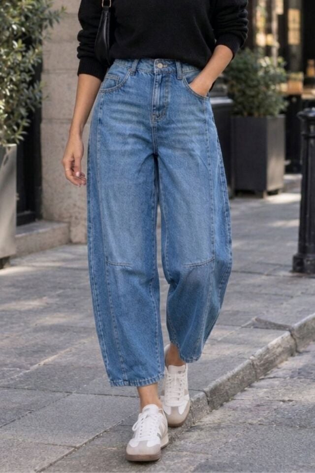 Kadın Mavi Eskitme Paça Yıkamalı %100 Pamuk Balon Kot Pantolon Jeans