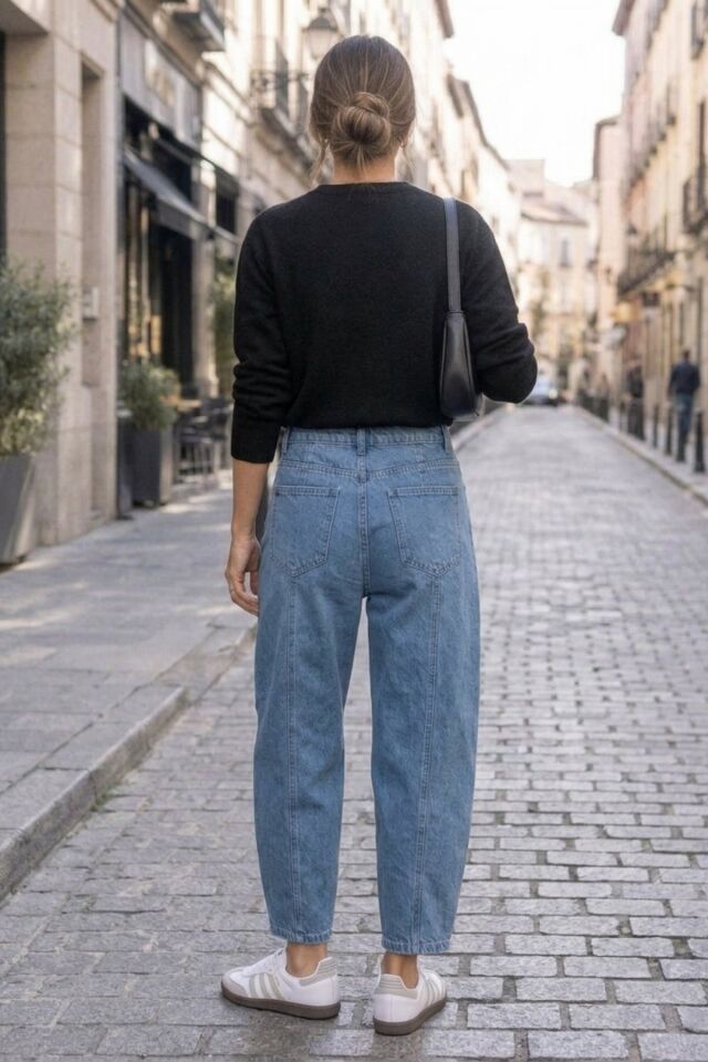 Kadın Mavi Eskitme Paça Yıkamalı %100 Pamuk Balon Kot Pantolon Jeans
