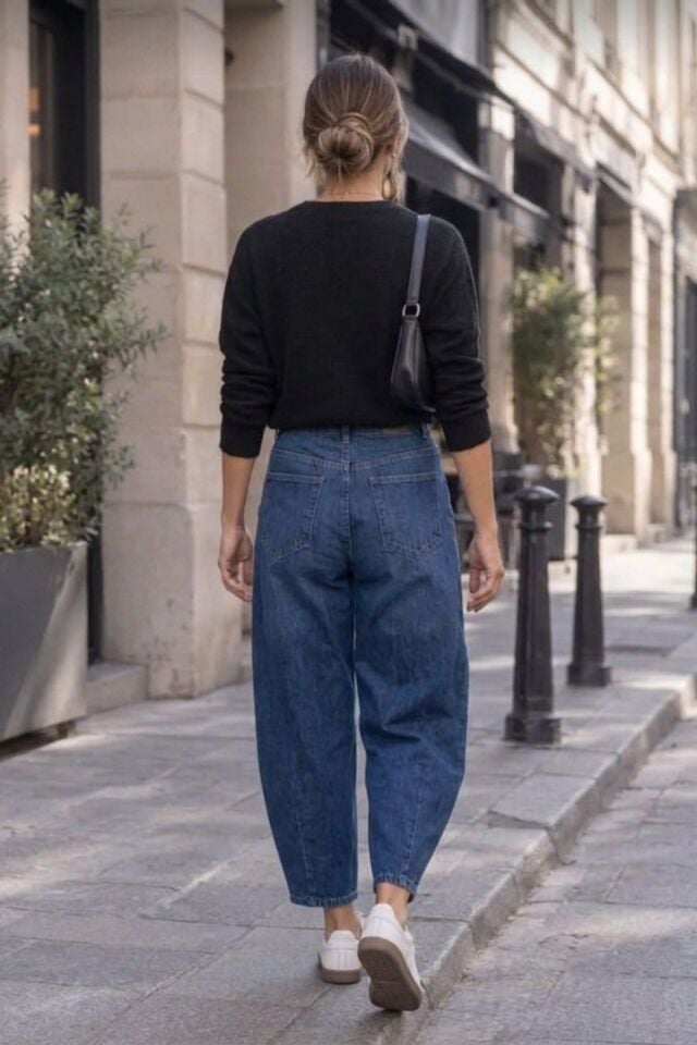 Kadın Lacivert Yıpratmalı Paça Yıkamalı %100 Pamuk Balon Kot Pantolon Jeans