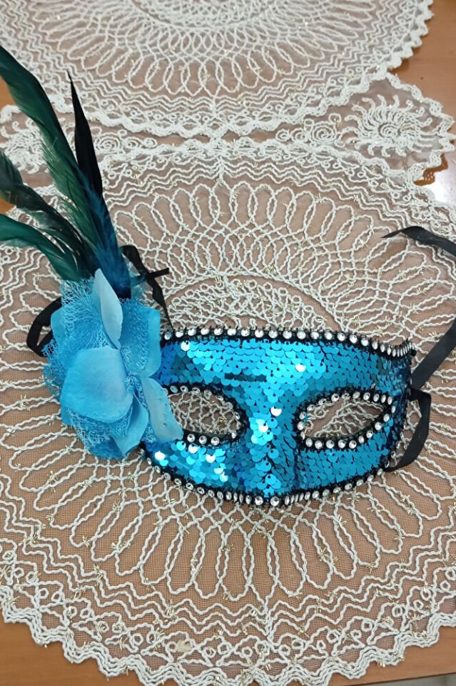 Mavi Payetli Bağcıklı Parti Maskesi – El Yapımı, Karnaval & Maskeli Balo Aksesuarı
