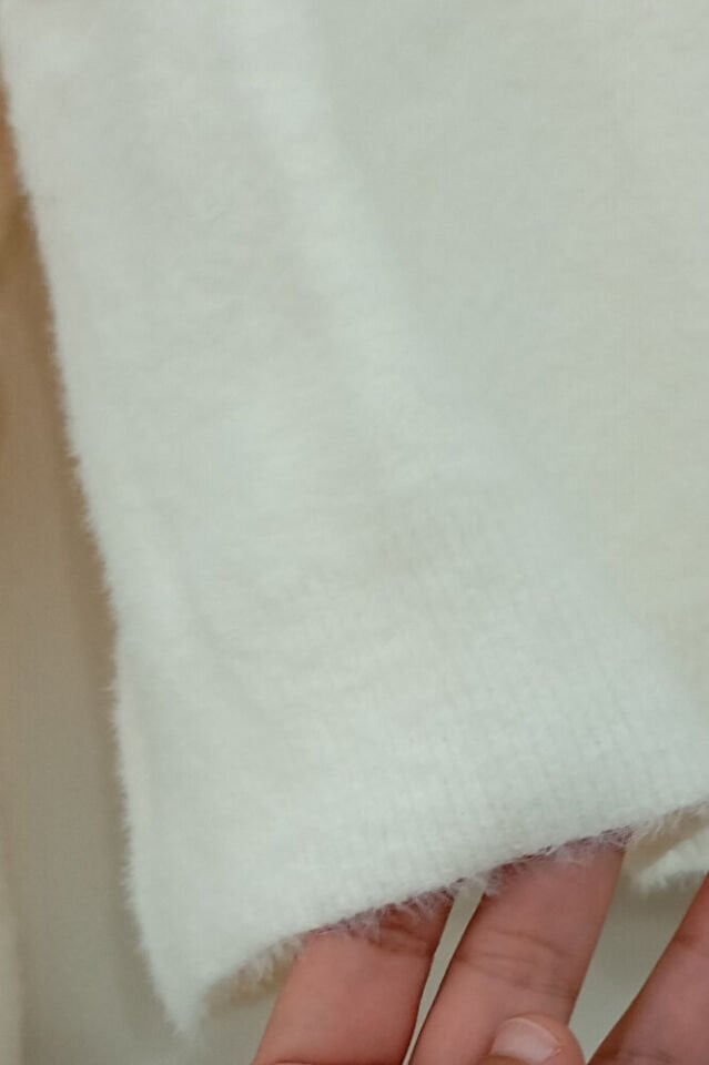 Kadın Ekru Yumoş Düşük Omuz Yarım Balıkçı Yaka Uzun Kollu Bol Kesim Kışlık Kazak