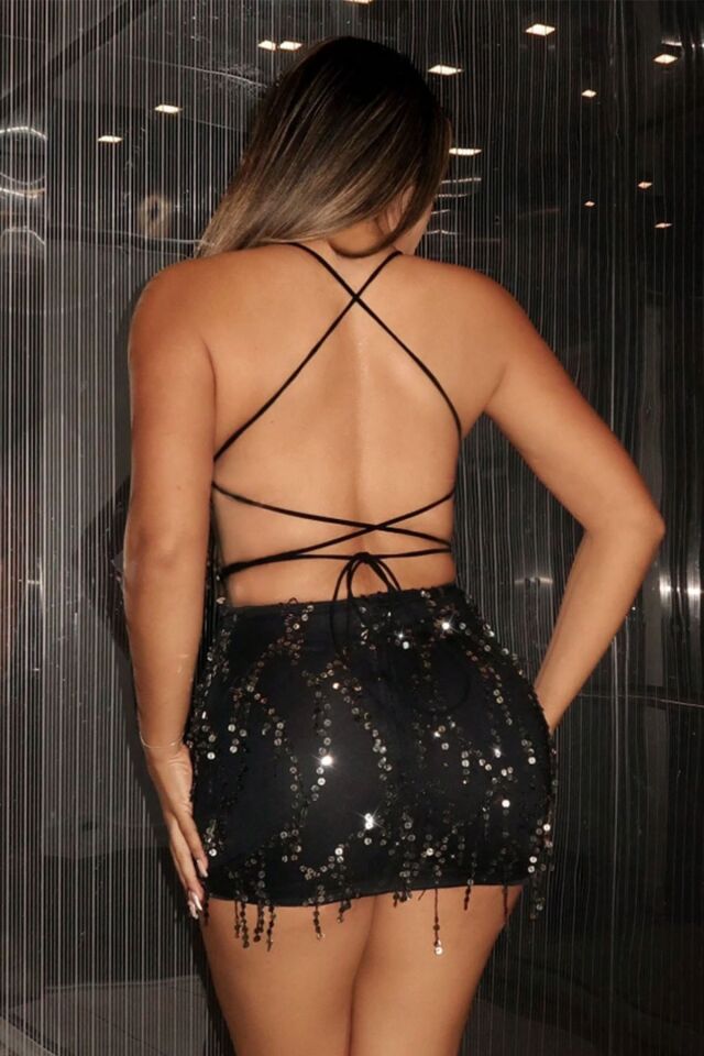 Kadın Siyah Kadife Pul Payetli İp Askılı Sırtı Çapraz Bağlamalı Süper Mini Gece Elbisesi