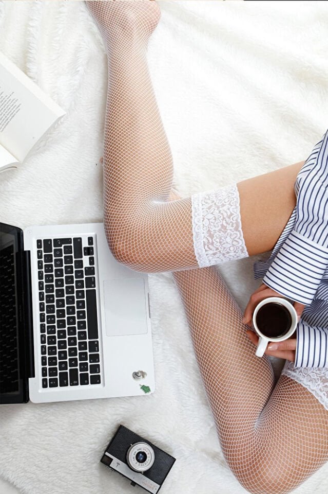 Kadın Dizüstü Beyaz File Dantelli Silikonlu Jartiyer Çorap – Dore (36–40) Kırmızı Renk Standart Beden