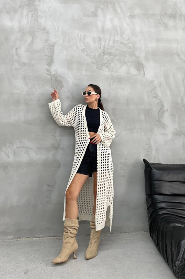 Kadın Ajurlu Delikli Uzun Triko Hırka – Mevsimlik İnce Akrilik, Yırtmaçlı Model, Şık Rahat Tarz-Krem