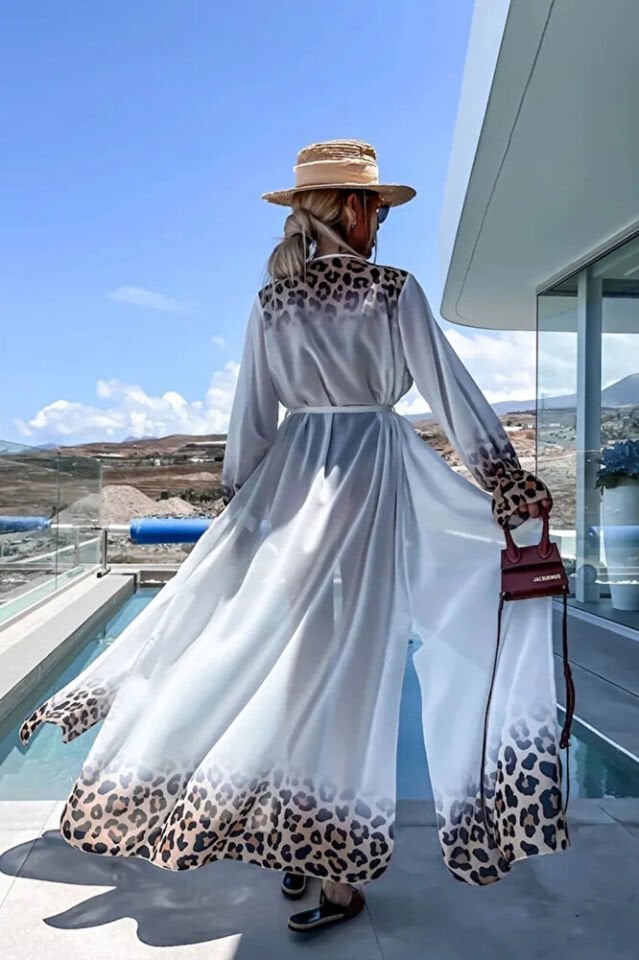 Kadın Beyaz Leopar Desenli Şifon Uzun Plaj Kimono – Kuşaklı, Hafif Pareo Elbise