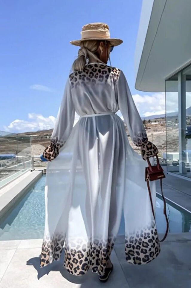 Kadın Beyaz Leopar Desenli Şifon Uzun Plaj Kimono – Kuşaklı, Hafif Pareo Elbise