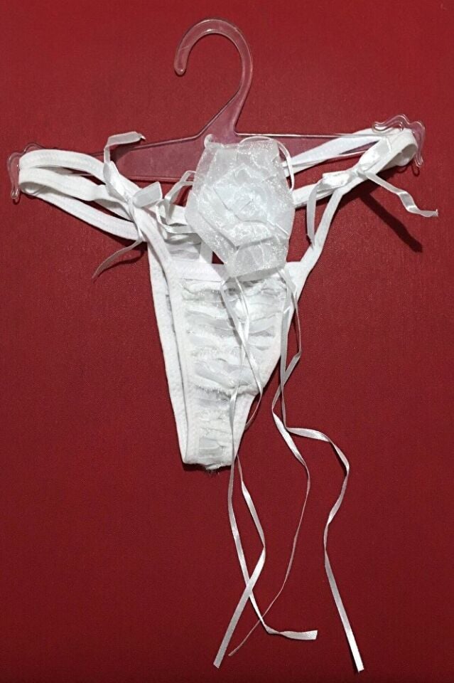 Güllü Dekolteli Çift Lastikli Beyaz String Tanga Külot S-m-l Standart