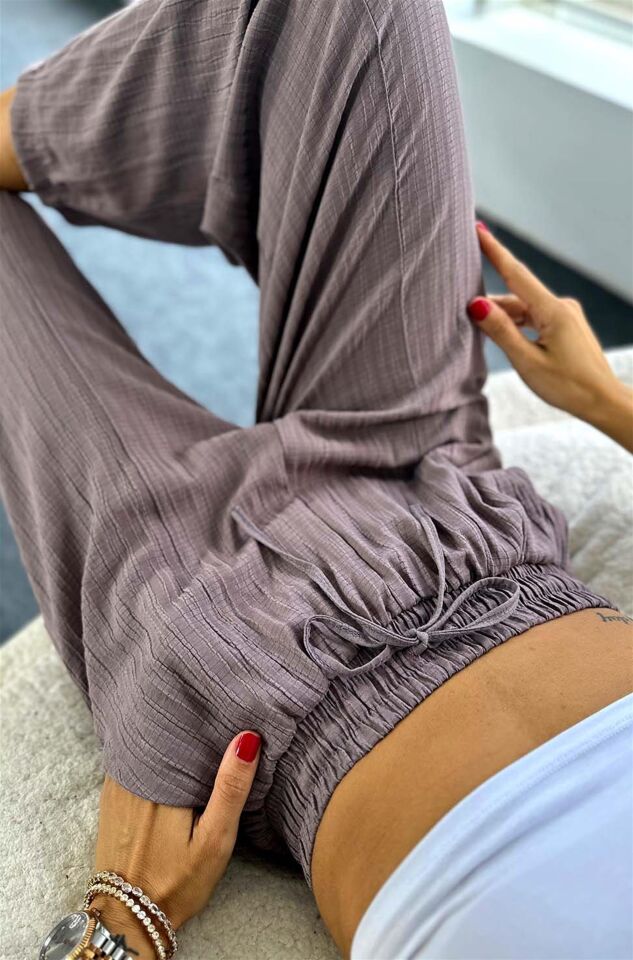 Gofre Kadın Şalvar Pantolon Vizon – Lastikli Bel, Bol Kesim, Yazlık Rahat Model, İnce Kumaş