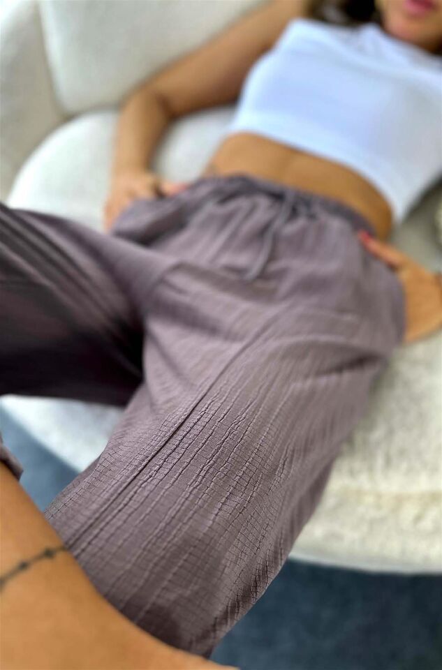 Gofre Kadın Şalvar Pantolon Vizon – Lastikli Bel, Bol Kesim, Yazlık Rahat Model, İnce Kumaş