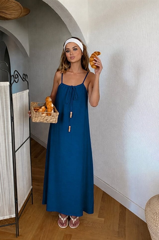 Kadın İndigo Mavi Halter Yaka Gofre Maksi Bağcıklı Uzun İnce Yazlık Elbise Askılı Boncuklu Salaş
