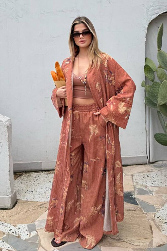 Kadın Çiçek Desenli Gofre Kimono Takım – Yazlık Pantolonlu Alt Üst Şık Kombin Kiremit - S
